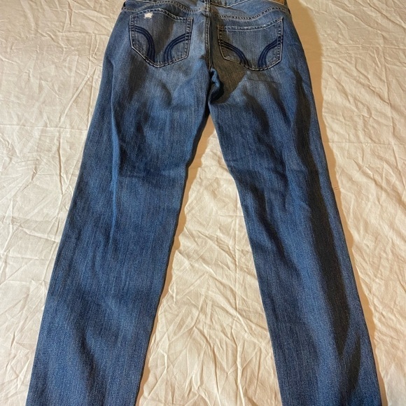 Hollister Jeans Womens Sz 26W x 27L Relaxed Fit Destructed Denim High rise Sz 3 - Picture 8 of 10